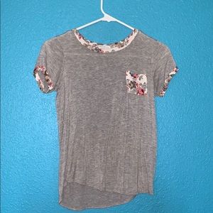 Gray/floral Tshirt with pocket